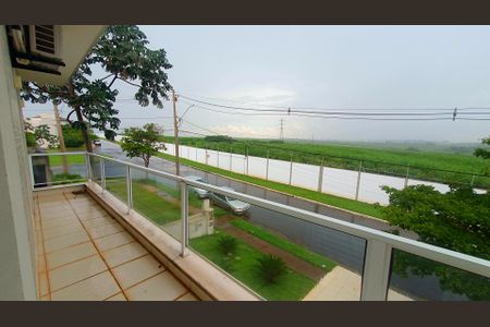 Casa de condomínio para alugar com 252m², 4 quartos e 6 vagas Casa de condomínio para alugar com 252m², 4 quartos e 6 vagasÁrea comum