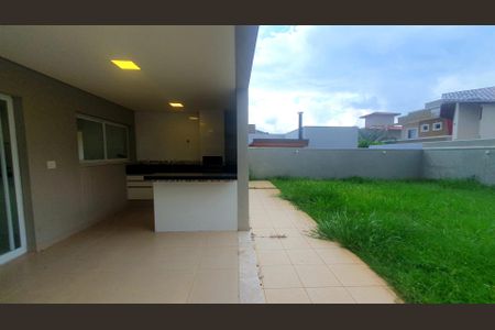 Casa de condomínio para alugar com 252m², 4 quartos e 6 vagas Casa de condomínio para alugar com 252m², 4 quartos e 6 vagasÁrea comum