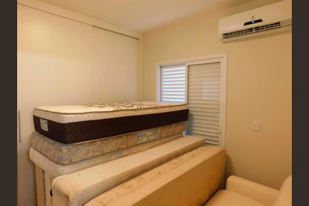 Casa de condomínio para alugar com 252m², 4 quartos e 6 vagasSuíte 2