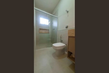 Casa de condomínio para alugar com 252m², 4 quartos e 6 vagas Casa de condomínio para alugar com 252m², 4 quartos e 6 vagasBanheiro 4/Suíte