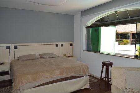 Casa à venda com 630m², 5 quartos e 6 vagasSuíte 4