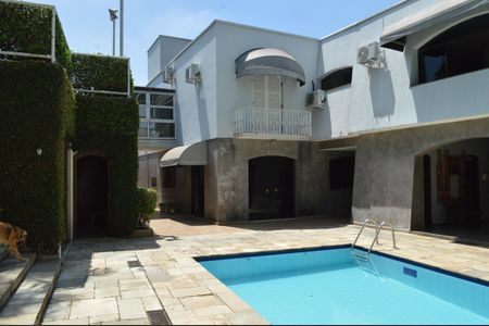 Casa à venda com 630m², 5 quartos e 6 vagasPiscina