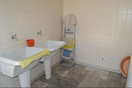 Casa à venda com 630m², 5 quartos e 6 vagasÁrea de Serviço