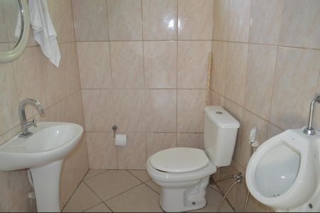 Casa à venda com 630m², 5 quartos e 6 vagasBanheiro do Quiosque bar