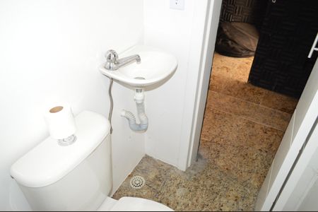 Casa à venda com 630m², 5 quartos e 6 vagasBanheiro do estudio