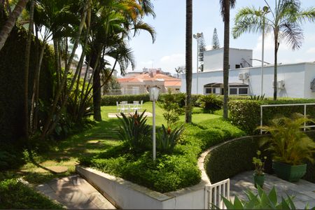 Casa à venda com 630m², 5 quartos e 6 vagasQuintal