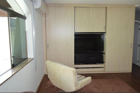 Casa à venda com 630m², 5 quartos e 6 vagasSuíte 4