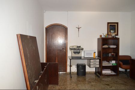 Casa à venda com 630m², 5 quartos e 6 vagasAnte Sala