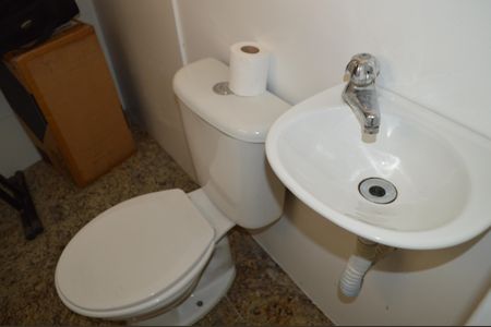 Casa à venda com 630m², 5 quartos e 6 vagasBanheiro do estudio