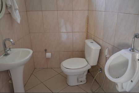 Casa à venda com 630m², 5 quartos e 6 vagasBanheiro do Quiosque bar