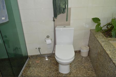 Casa à venda com 630m², 5 quartos e 6 vagasBanheiro da Suíte 3