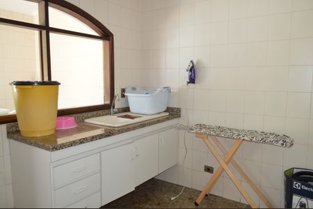 Casa à venda com 630m², 5 quartos e 6 vagasÁrea de Serviço