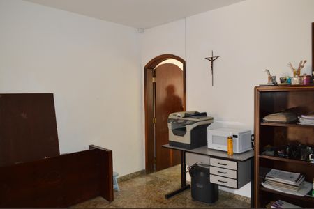 Casa à venda com 630m², 5 quartos e 6 vagasAnte Sala