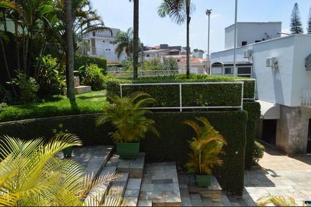 Casa à venda com 630m², 5 quartos e 6 vagasQuintal