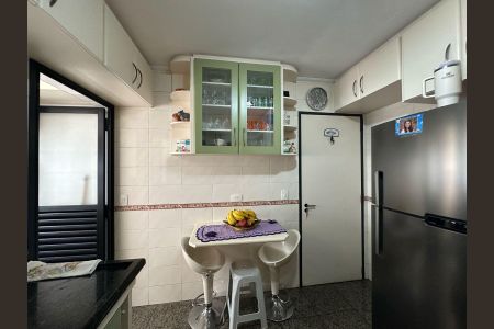 Apartamento à venda com 81m², 3 quartos e 2 vagas Apartamento à venda com 81m², 3 quartos e 2 vagasCozinha