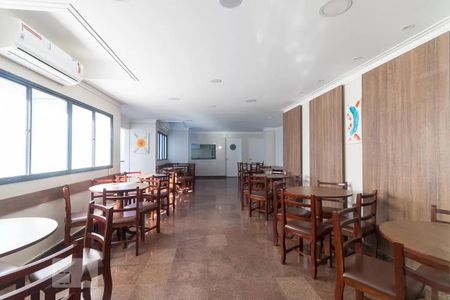 Apartamento à venda com 81m², 3 quartos e 2 vagas Apartamento à venda com 81m², 3 quartos e 2 vagasSalão de Festas