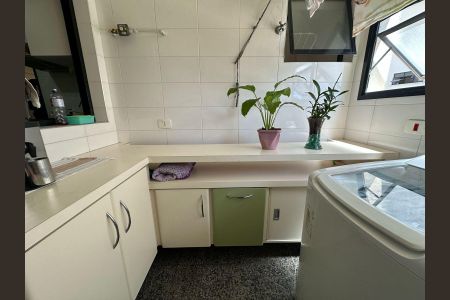 Apartamento à venda com 81m², 3 quartos e 2 vagas Apartamento à venda com 81m², 3 quartos e 2 vagasÁrea de Serviço
