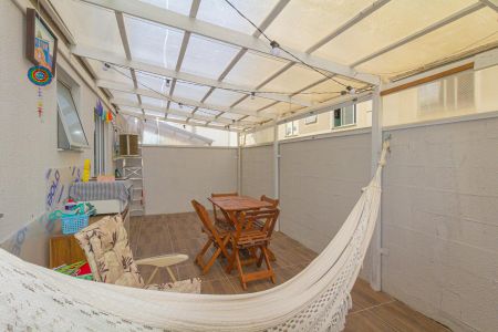 Apartamento para alugar com 100m², 2 quartos e 1 vagavaranda da cozinha