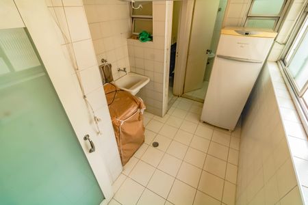 Apartamento à venda com 290m², 4 quartos e 4 vagasBanheiro de Serviço