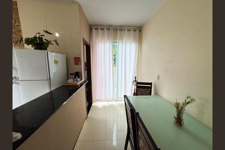 Casa à venda com 80m², 2 quartos e 2 vagas Casa à venda com 80m², 2 quartos e 2 vagasCopa