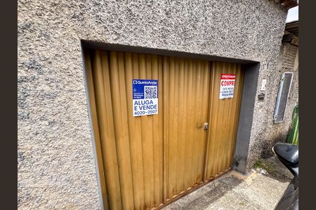 Casa à venda com 80m², 2 quartos e 2 vagas Casa à venda com 80m², 2 quartos e 2 vagasFachada