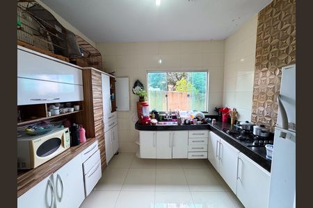 Casa à venda com 80m², 2 quartos e 2 vagas Casa à venda com 80m², 2 quartos e 2 vagasCozinha