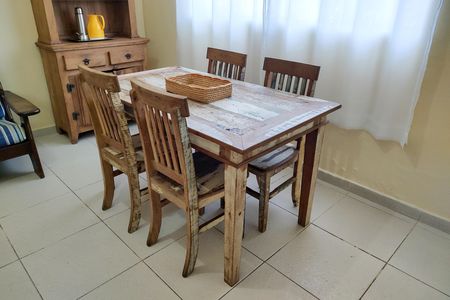 Casa de condomínio para alugar com 85m², 2 quartos e 2 vagasSala