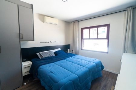 Casa à venda com 130m², 3 quartos e 4 vagas Casa à venda com 130m², 3 quartos e 4 vagasSuite