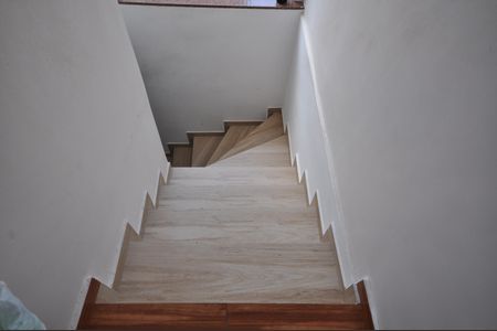 Casa à venda com 280m², 3 quartos e 1 vagaEscada