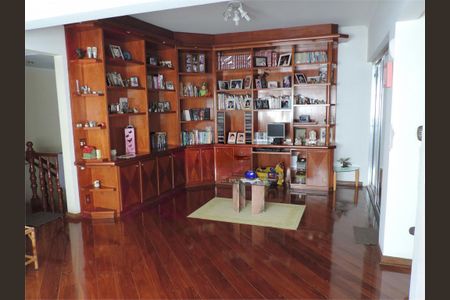 Casa à venda com 530m², 4 quartos e 10 vagas