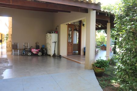 Casa à venda com 382m², 4 quartos e 6 vagasGaragem