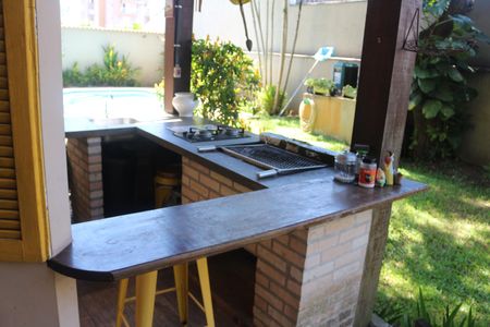 Casa à venda com 382m², 4 quartos e 6 vagasChurrasqueira