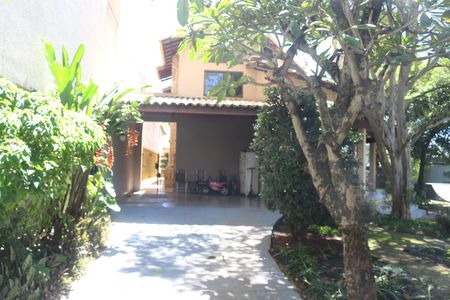 Casa à venda com 382m², 4 quartos e 6 vagasGaragem