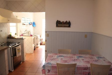 Casa à venda com 382m², 4 quartos e 6 vagasCozinha