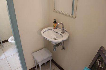 Casa à venda com 382m², 4 quartos e 6 vagasLavabo