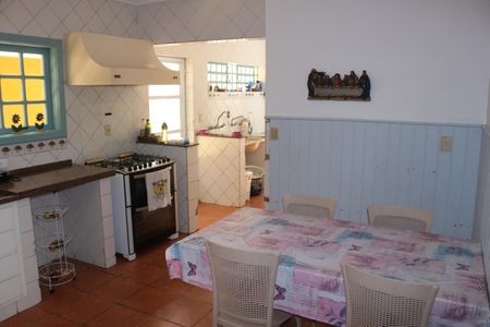 Casa à venda com 382m², 4 quartos e 6 vagasCozinha