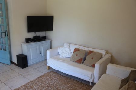 Casa à venda com 382m², 4 quartos e 6 vagasSala de TV