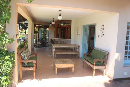 Casa à venda com 382m², 4 quartos e 6 vagasPiscina