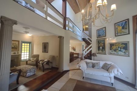 Casa à venda com 382m², 4 quartos e 6 vagasSala
