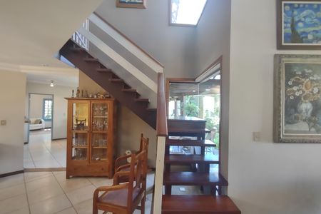 Casa à venda com 382m², 4 quartos e 6 vagasSala