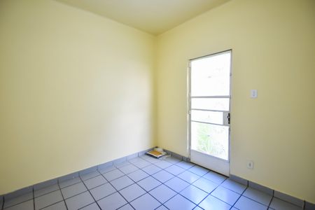 Casa de condomínio à venda com 79m², 2 quartos e 1 vagaSala