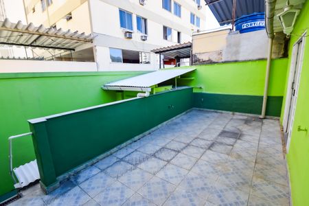 Casa de condomínio à venda com 79m², 2 quartos e 1 vagaTerraço (Parte Descoberta)