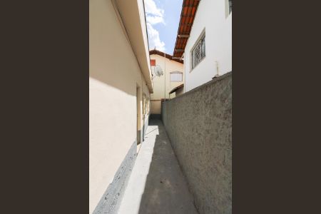 Casa para alugar com 80m², 2 quartos e sem vagaEntrada