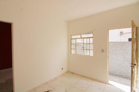 Casa para alugar com 80m², 2 quartos e sem vagaSala