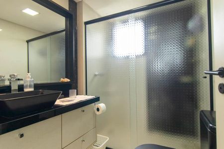 Apartamento para alugar com 105m², 3 quartos e 1 vaga Apartamento para alugar com 105m², 3 quartos e 1 vagaBanheiro da Suite