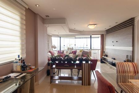 Apartamento para alugar com 105m², 3 quartos e 1 vaga Apartamento para alugar com 105m², 3 quartos e 1 vagaSala