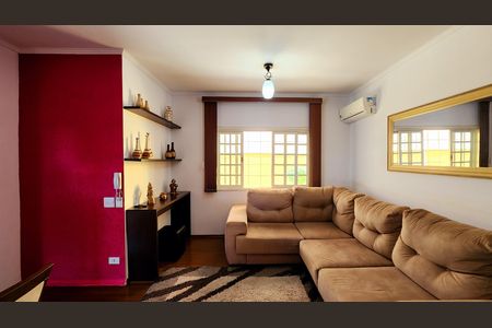Casa para alugar com 224m², 3 quartos e 3 vagas Casa para alugar com 224m², 3 quartos e 3 vagasSala