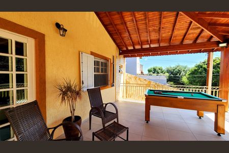 Casa para alugar com 224m², 3 quartos e 3 vagas Casa para alugar com 224m², 3 quartos e 3 vagasVaranda