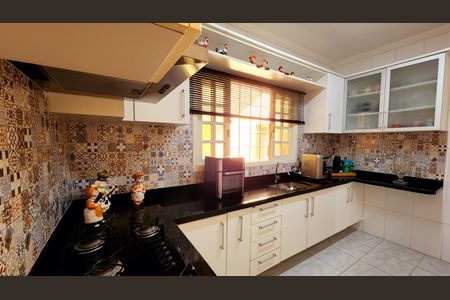 Casa para alugar com 224m², 3 quartos e 3 vagas Casa para alugar com 224m², 3 quartos e 3 vagasCozinha