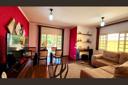 Casa para alugar com 224m², 3 quartos e 3 vagas Casa para alugar com 224m², 3 quartos e 3 vagasSala